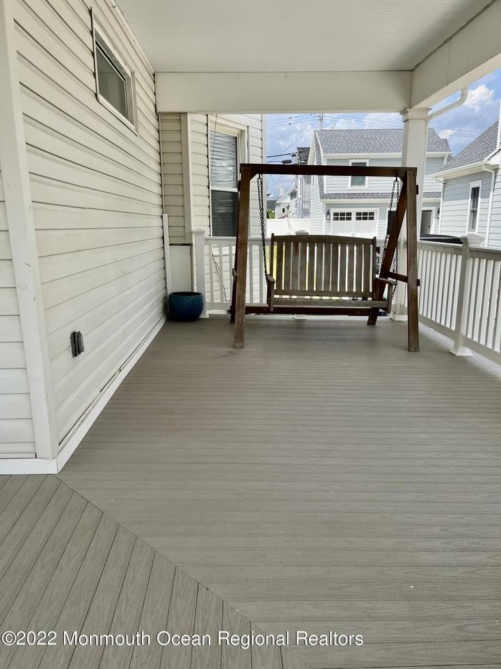 204 4th Ave - Photo 5 of 24