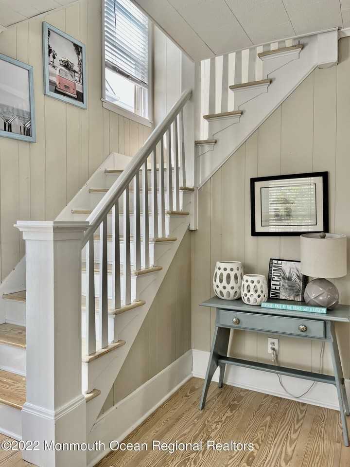 204 4th Ave - Photo 6 of 24