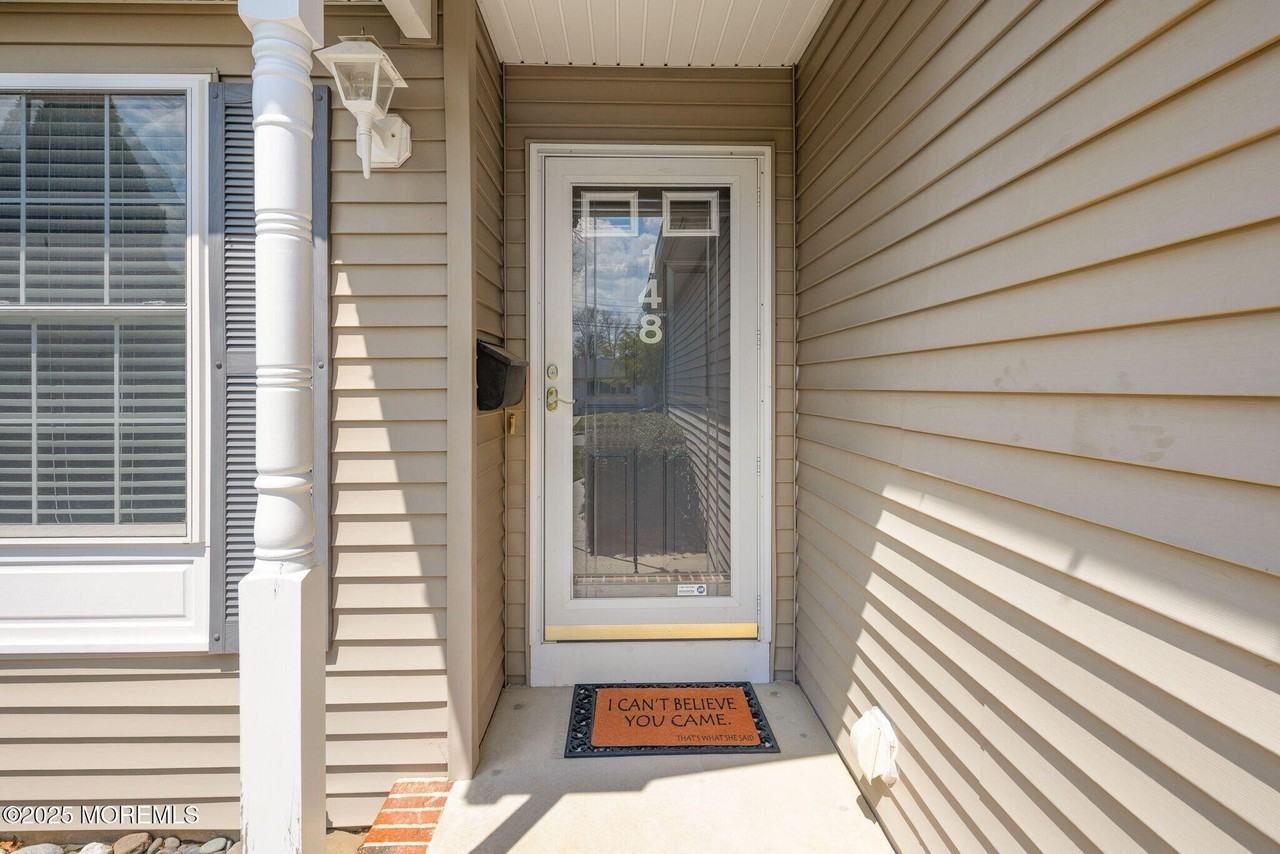 148 Mizzen Ave - Photo 7 of 50