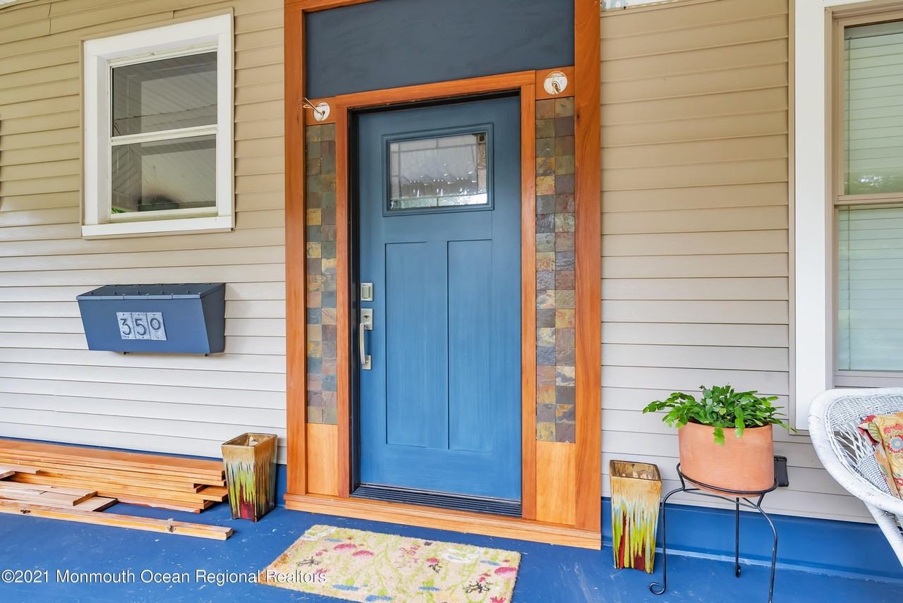 350 Norwood Ave Apt 3rd #3rdFLAPT - Photo 4 of 31