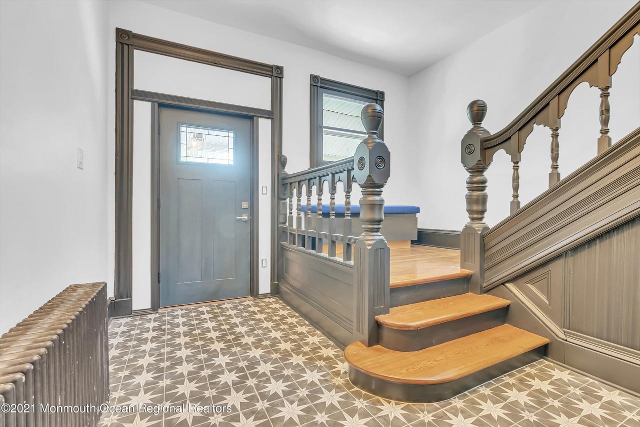 350 Norwood Ave Apt 3rd #3rdFLAPT - Photo 5 of 31