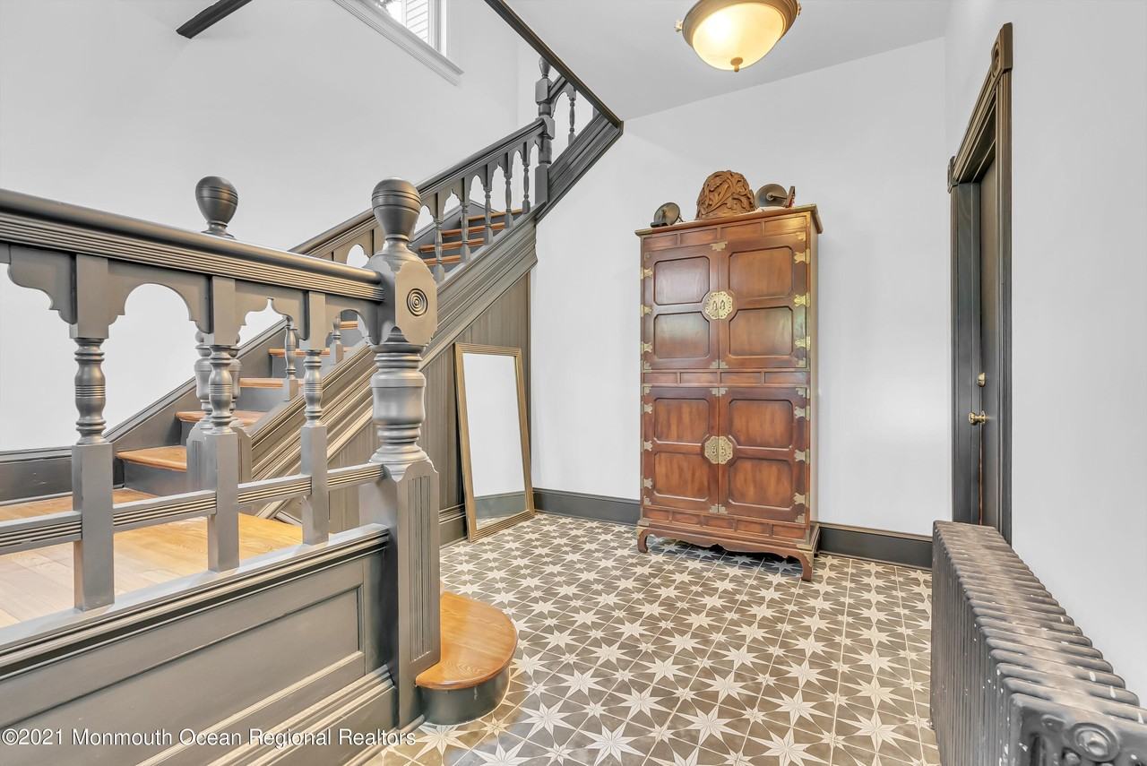 350 Norwood Ave Apt 3rd #3rdFLAPT - Photo 6 of 31