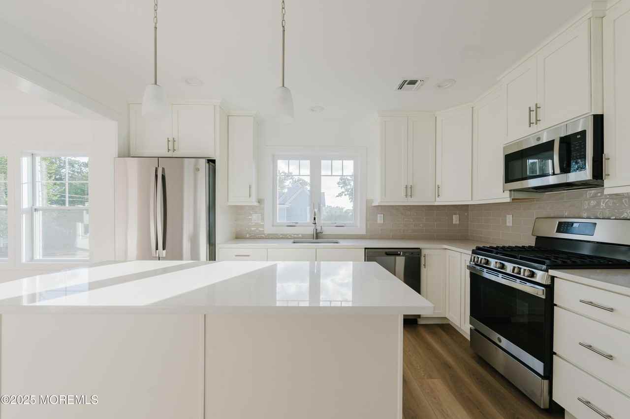 18 Catherine Street #2 - Photo 4 of 24