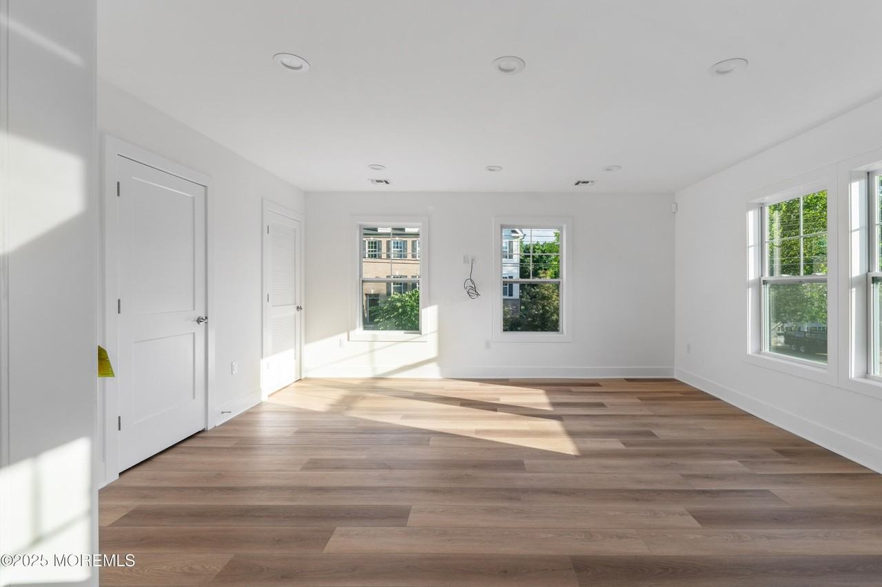 18 Catherine Street #2 - Photo 5 of 24