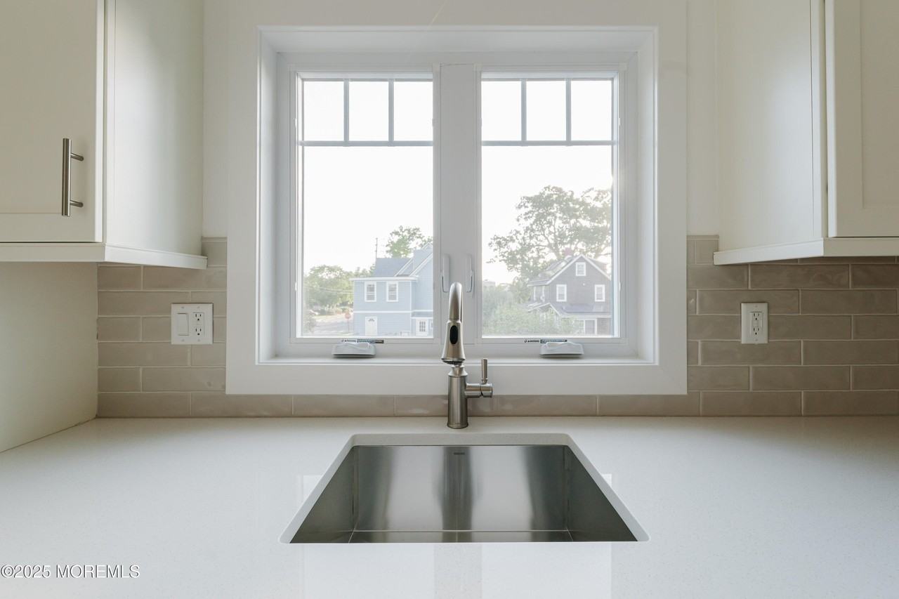 18 Catherine Street #2 - Photo 7 of 24