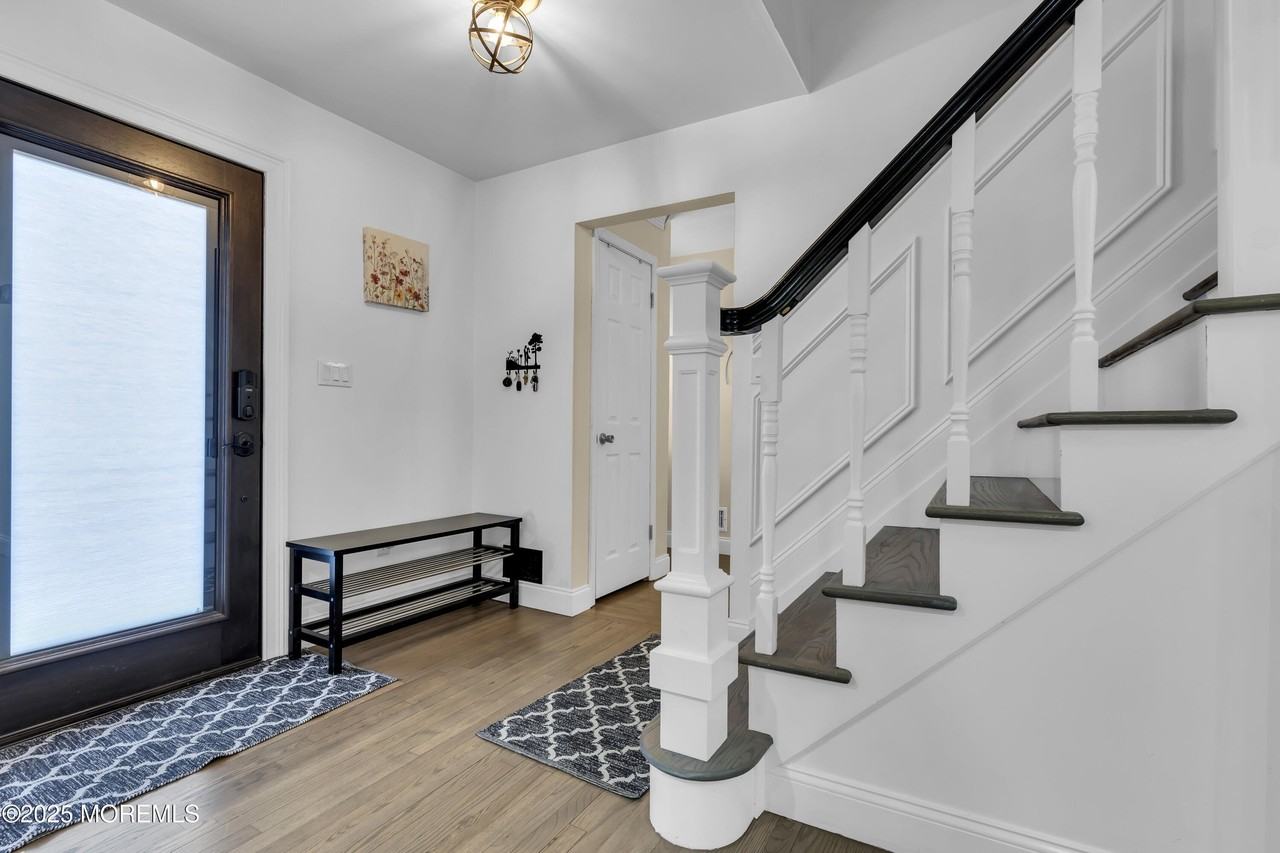 14 Regina Road - Photo 4 of 34