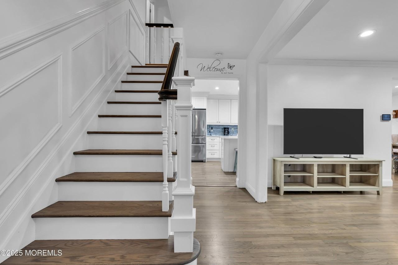 14 Regina Road - Photo 5 of 34