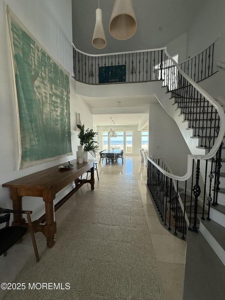 31 Riviera Dr - Photo 2 of 12