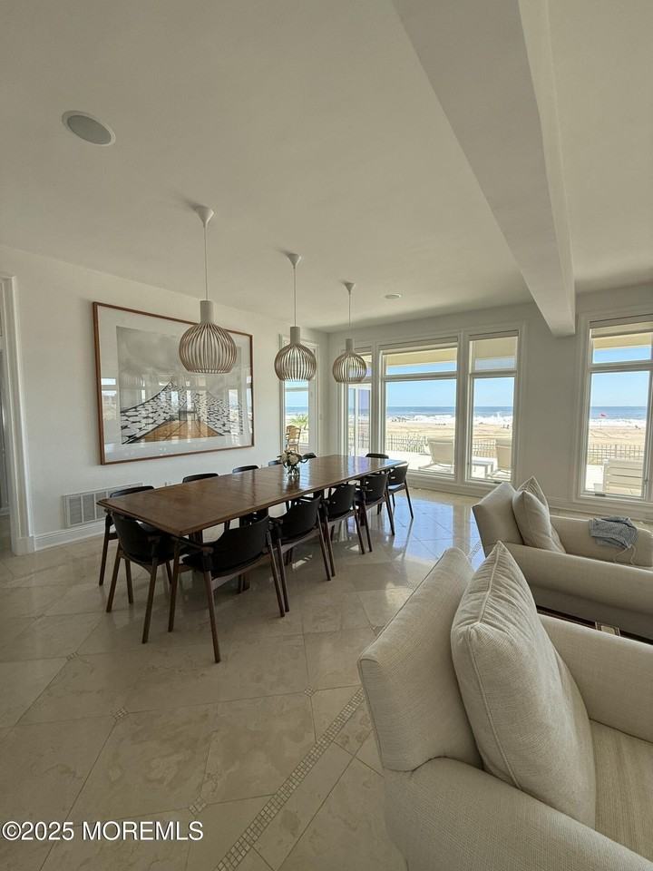 31 Riviera Dr - Photo 3 of 12