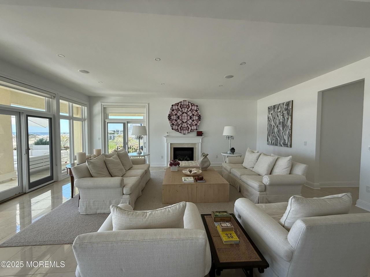 31 Riviera Dr - Photo 4 of 12