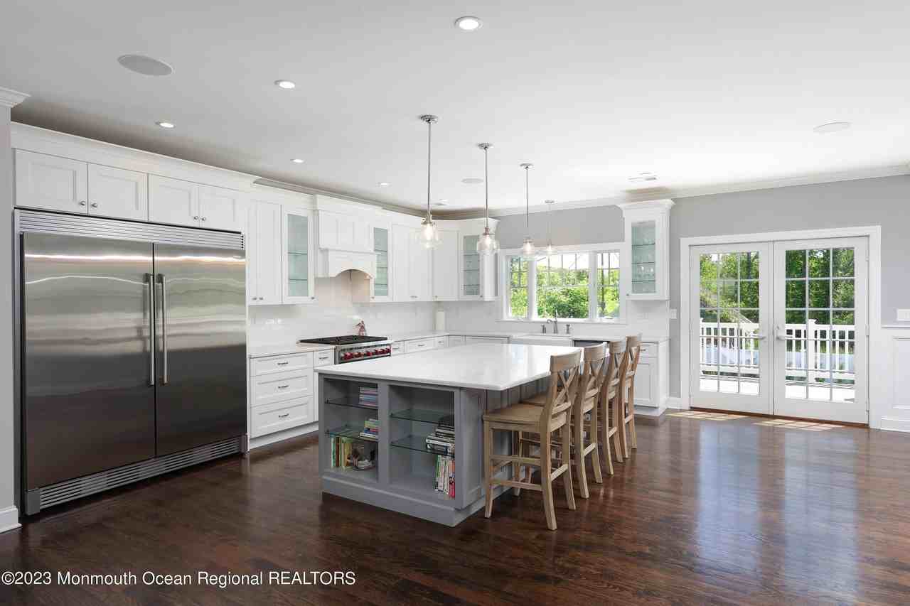 155 Osborne Ave - Photo 6 of 50