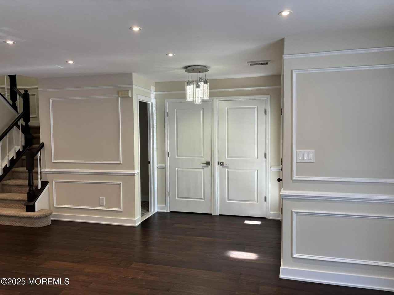 276 Sugar Maple Ct - Photo 2 of 34