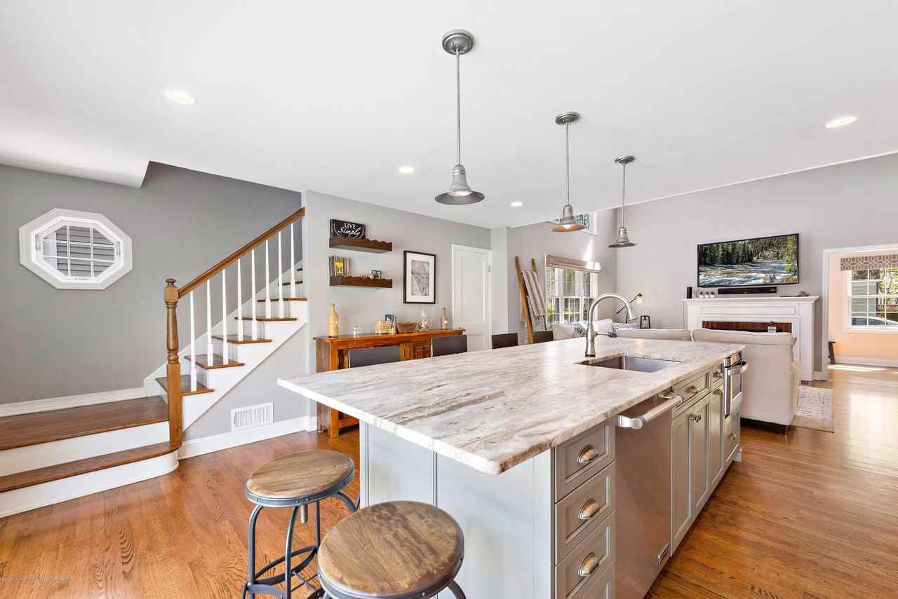 344 Euclid Ave - Photo 5 of 24