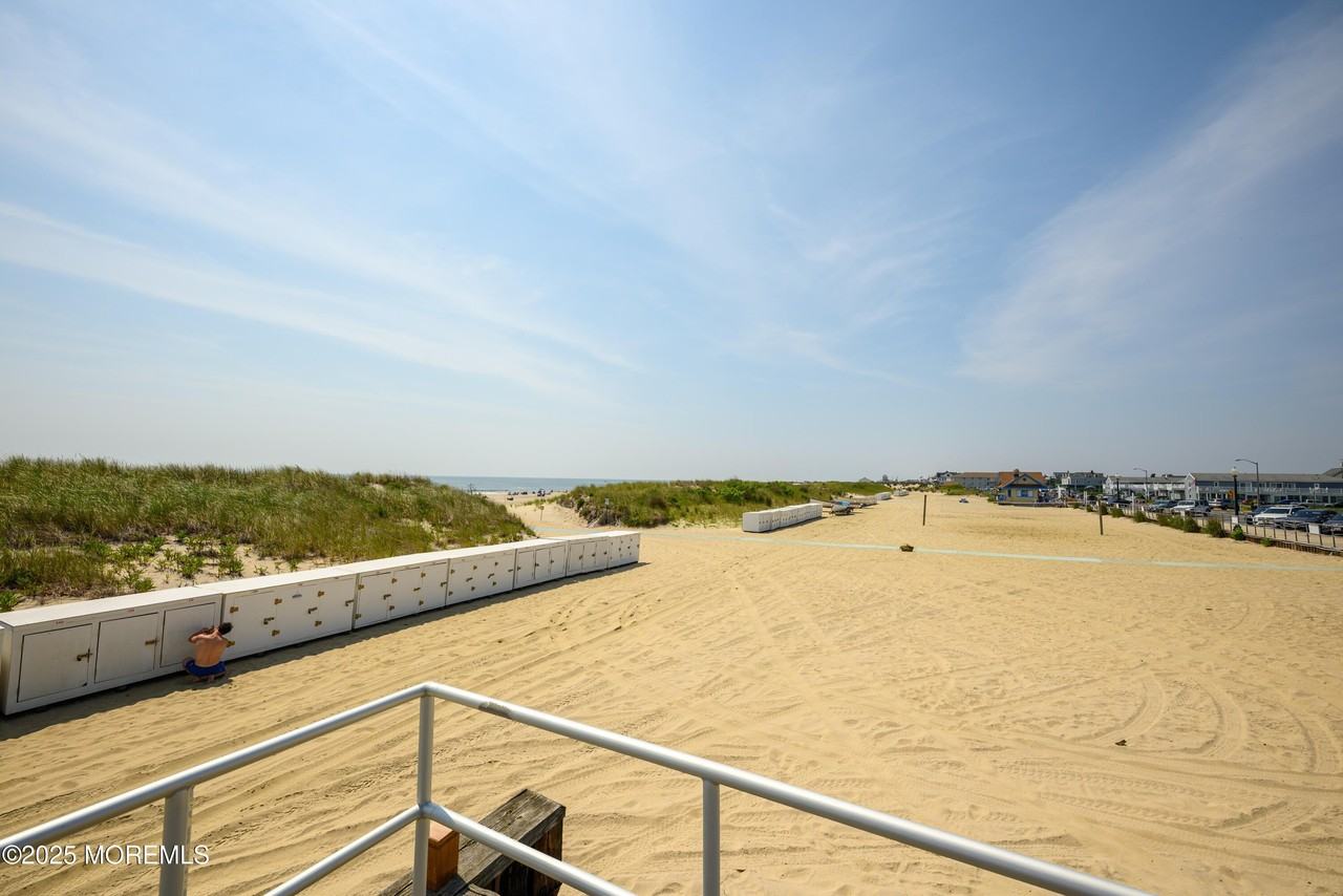 107 3rd Ave Apt 6 #6 - Photo 6 of 22