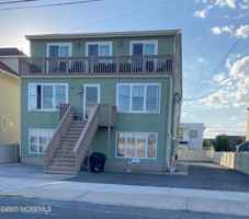 featured image of 1105 N Ocean Ave Unit B4 #B4