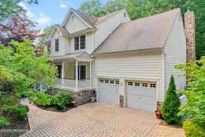 featured image of 13 Victorian Woods Dr