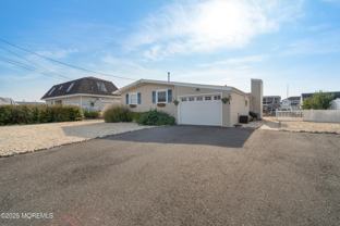 825 Leeward Dr - Photo 1 of 1