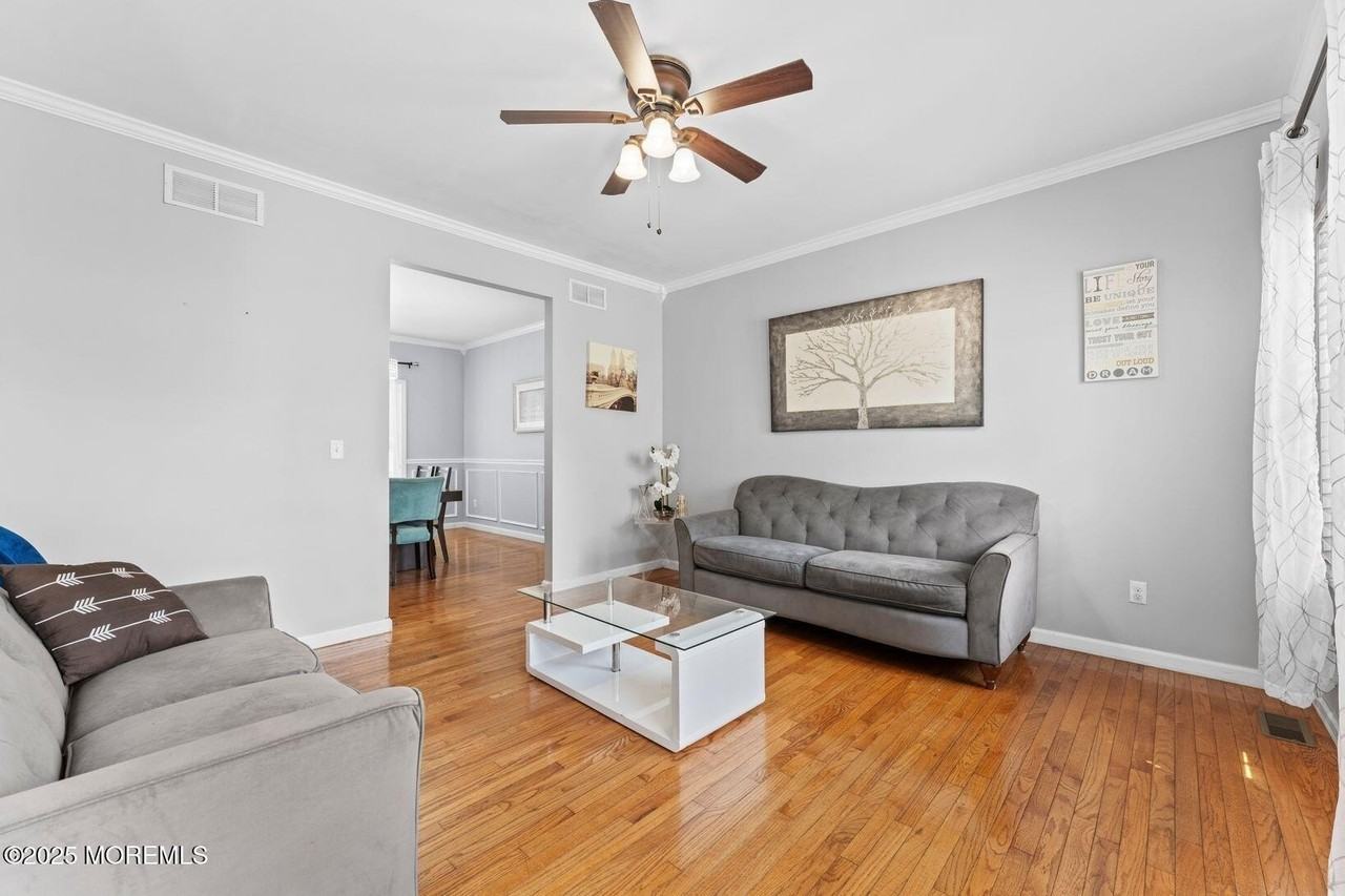 24 Friendship Rd - Photo 3 of 34