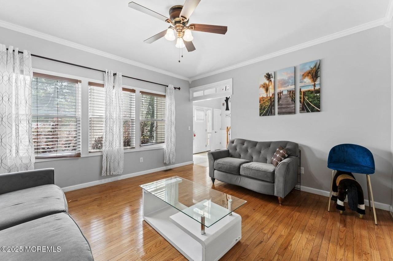 24 Friendship Rd - Photo 7 of 34