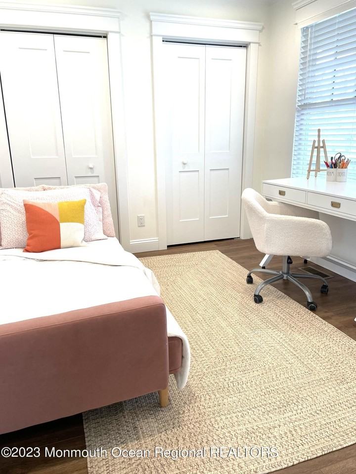 501 Morris Avenue - Photo 6 of 36