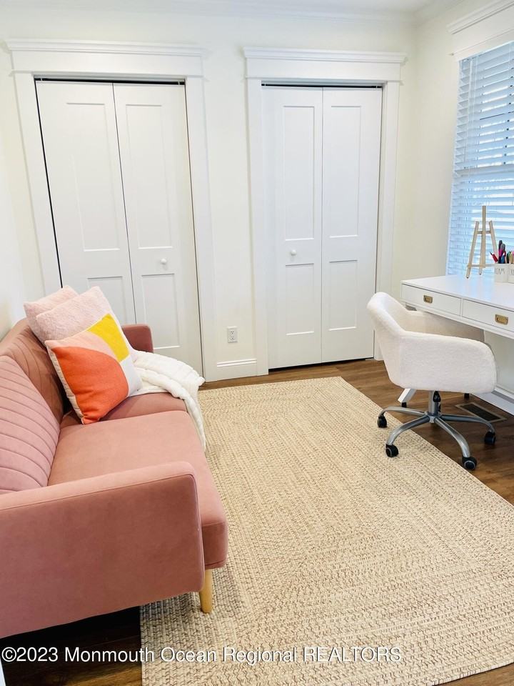 501 Morris Avenue - Photo 7 of 36