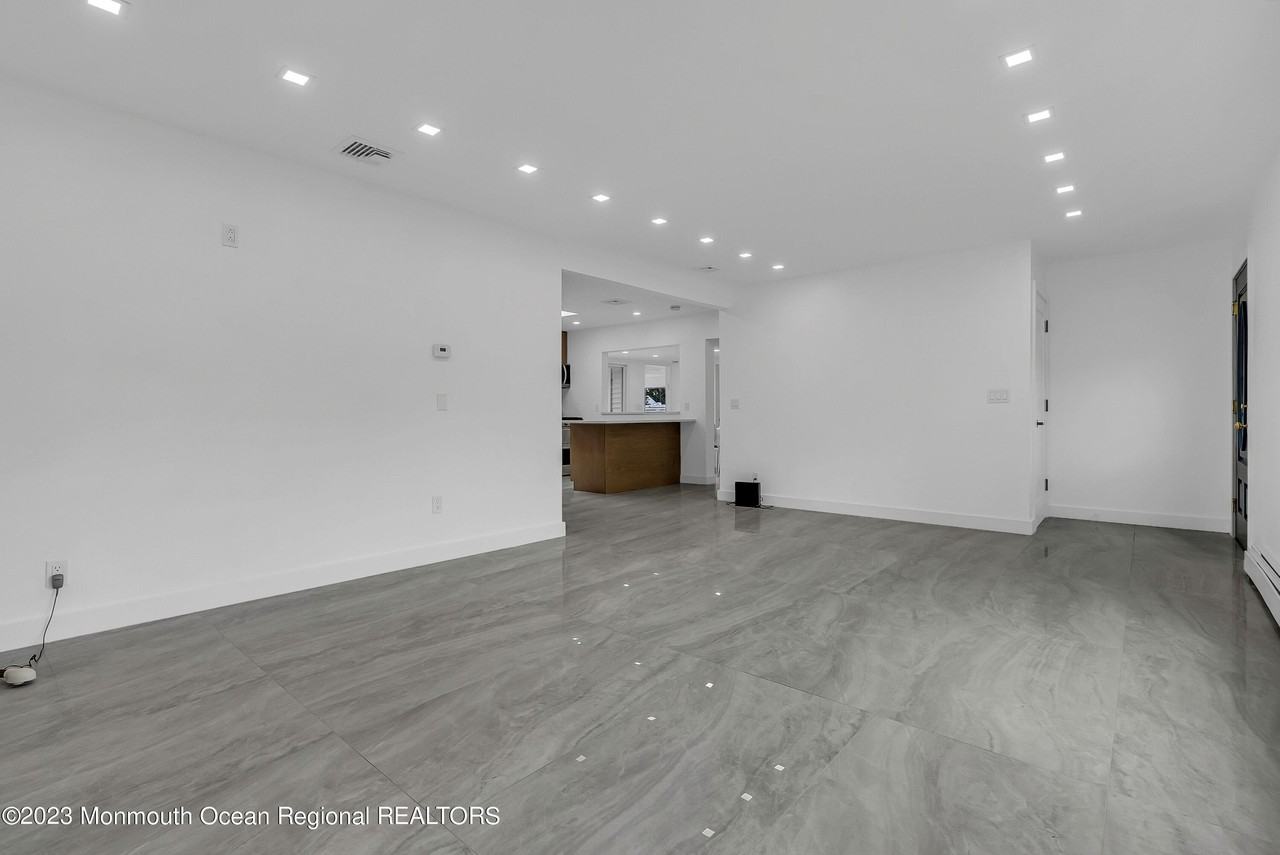 6 Virginia Ter - Photo 3 of 25