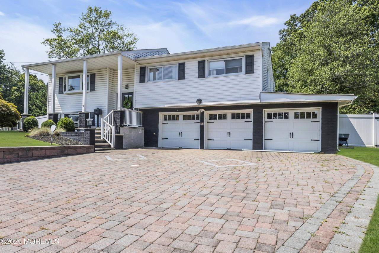 10 Linda Circle - Photo 2 of 42