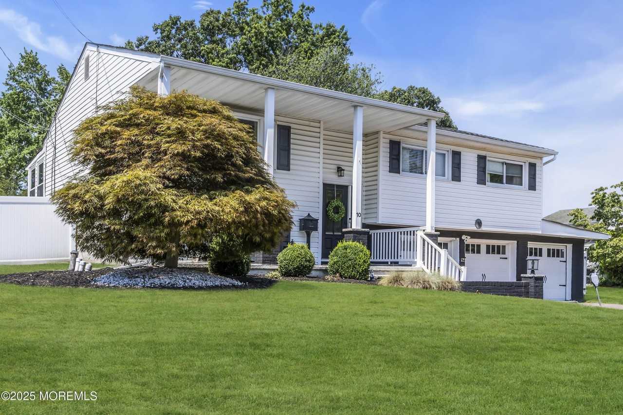 10 Linda Circle - Photo 3 of 42