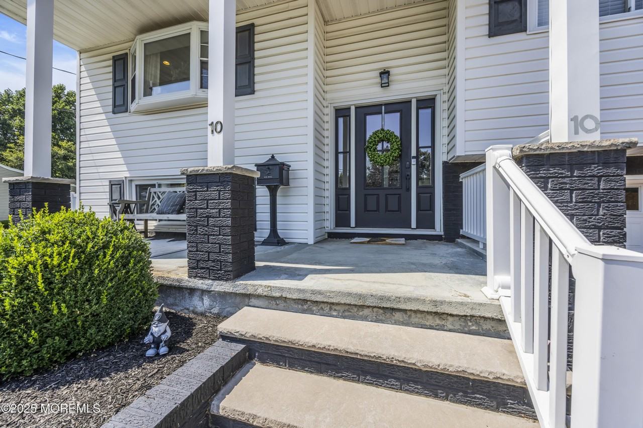 10 Linda Circle - Photo 7 of 42