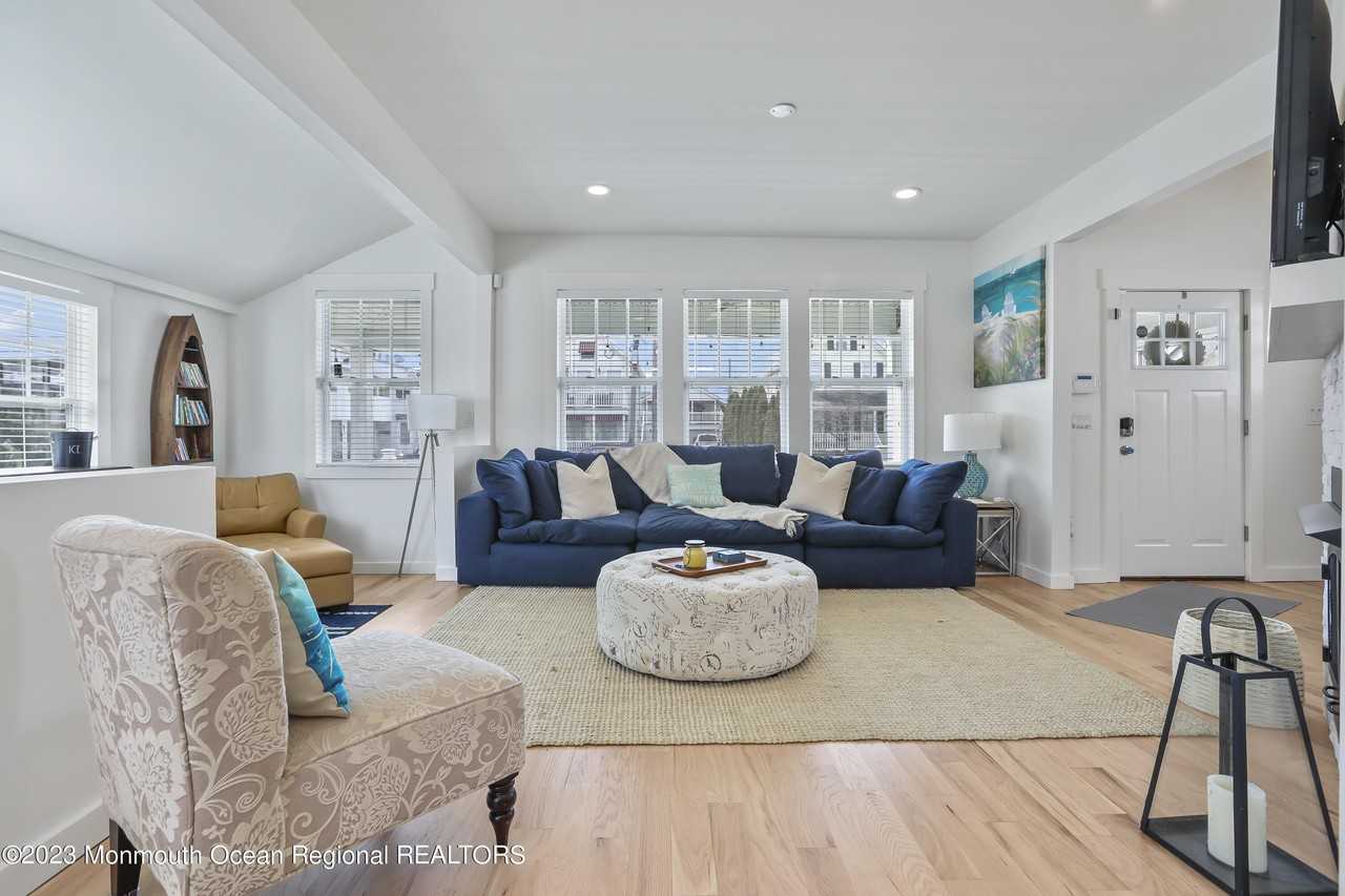 316 Park Place Ave - Photo 2 of 38