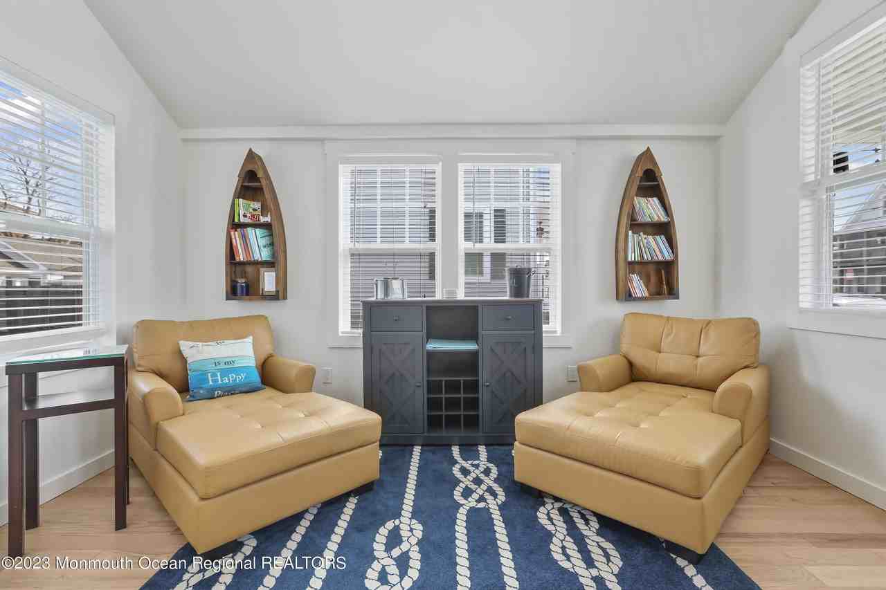 316 Park Place Ave - Photo 6 of 38