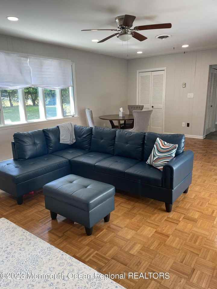 14 Baker Dr - Photo 2 of 17