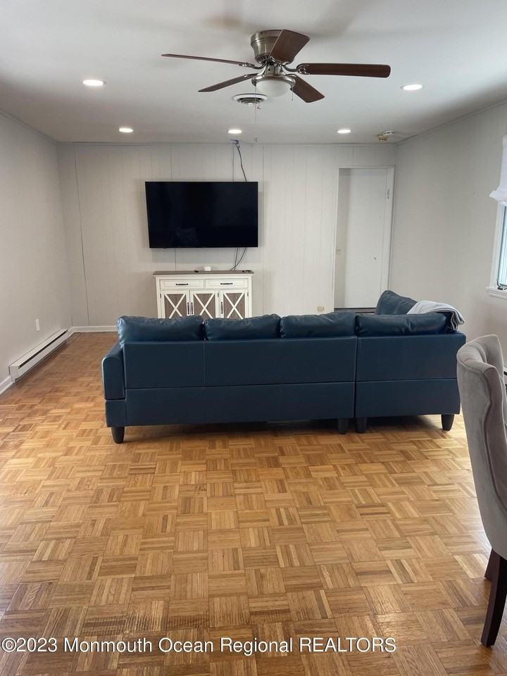 14 Baker Dr - Photo 6 of 17