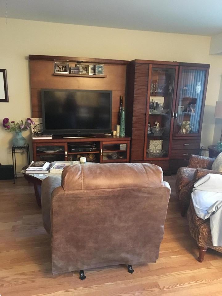 215 W Morgan Avenue unit: 8 #8 - Photo 4 of 8