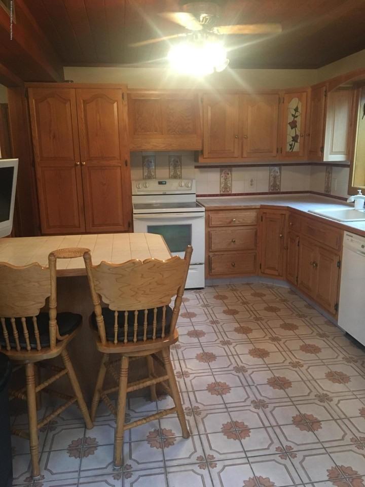 24 Campbell Ct - Photo 3 of 9