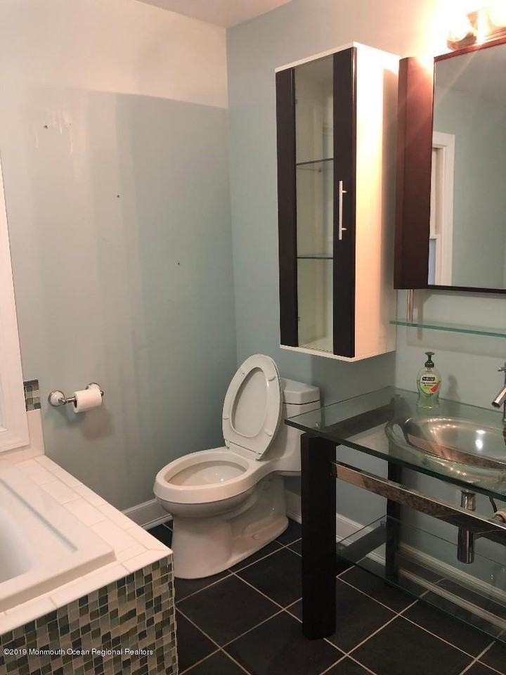 329 Wells Ave - Photo 7 of 12