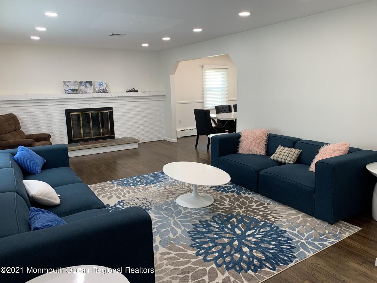 135 Ampere Ave - Photo 5 of 26