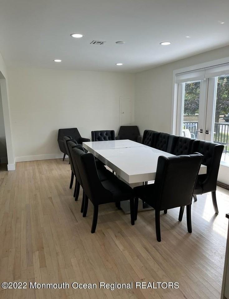 279 Lake Avenue - Photo 4 of 18