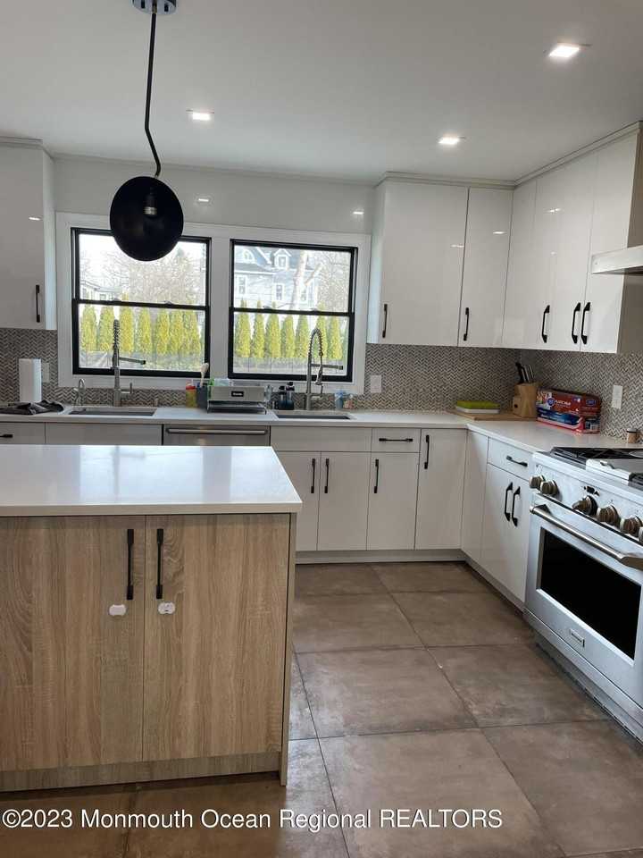 501 Monmouth Pl - Photo 4 of 14