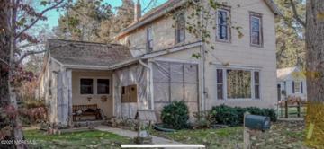 featured image of 418 Hamburg Ave