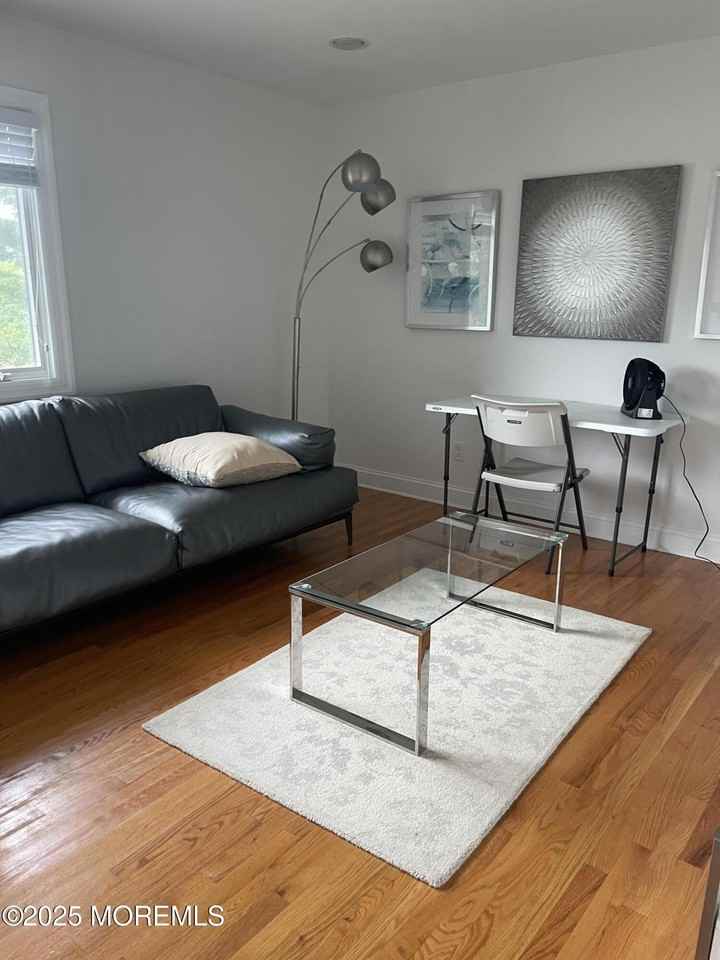 400 Grant Ave - Photo 5 of 17