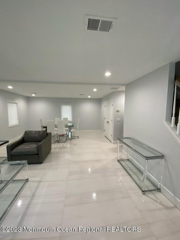 258 Norgrove Ave - Photo 3 of 16