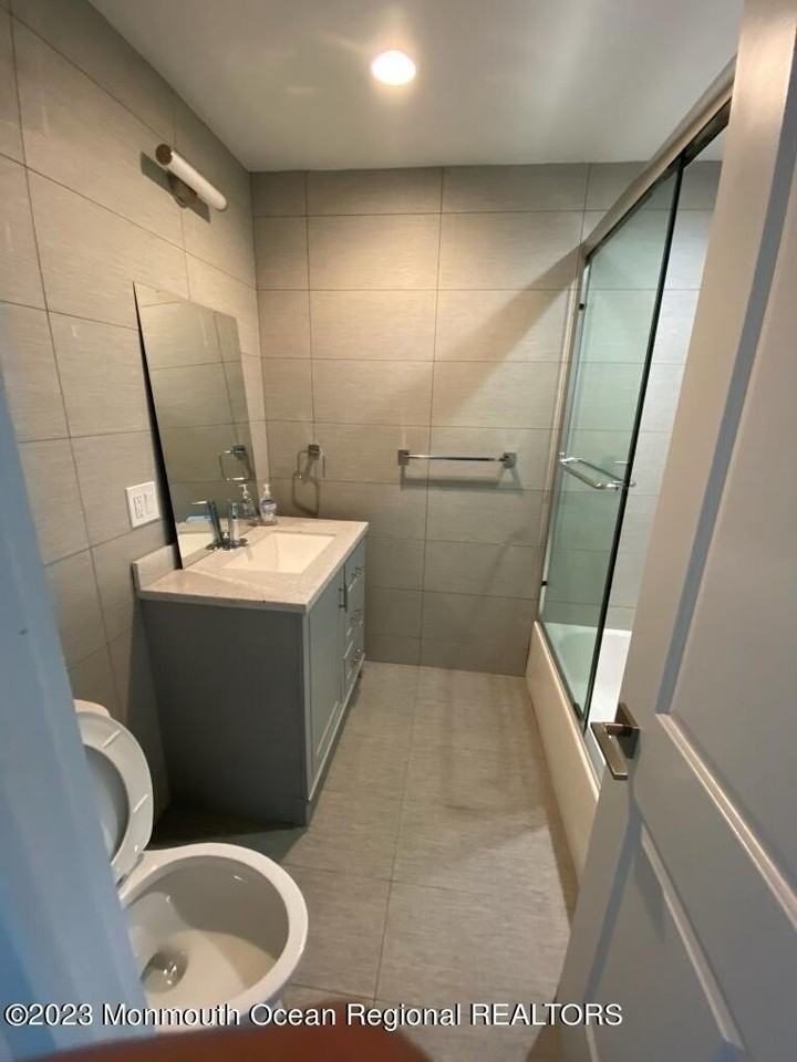 921 Woodgate Avenue - Photo 3 of 11