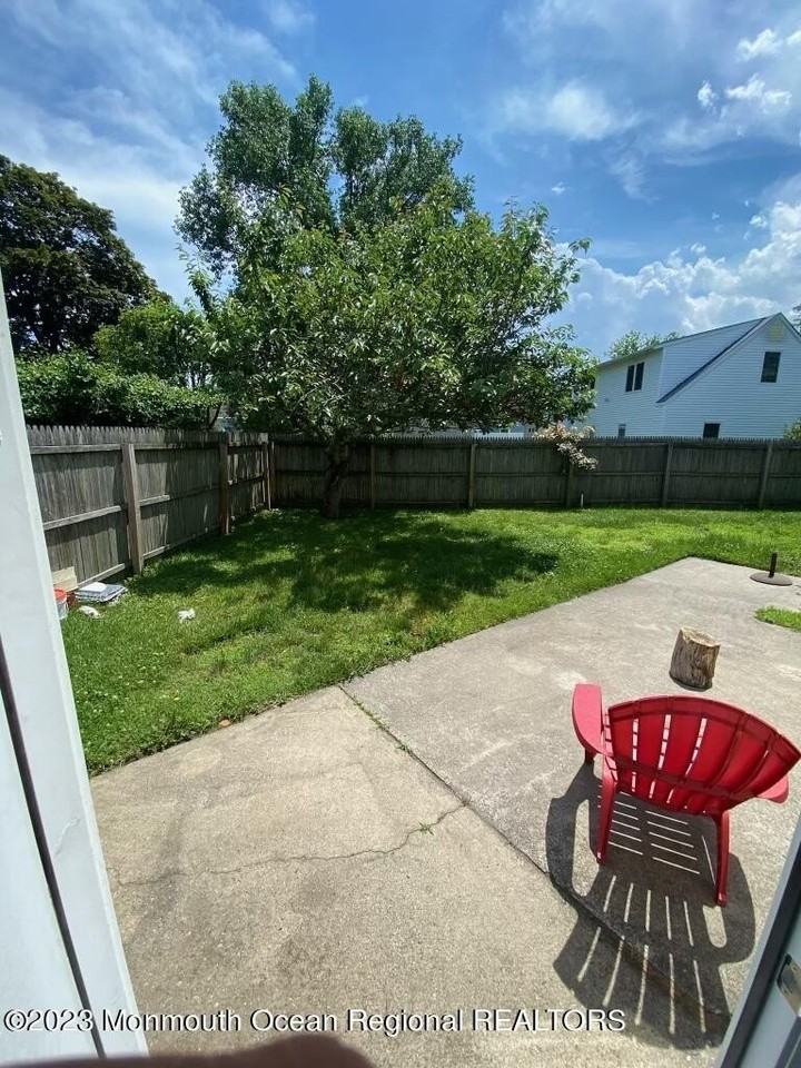 921 Woodgate Avenue - Photo 4 of 11