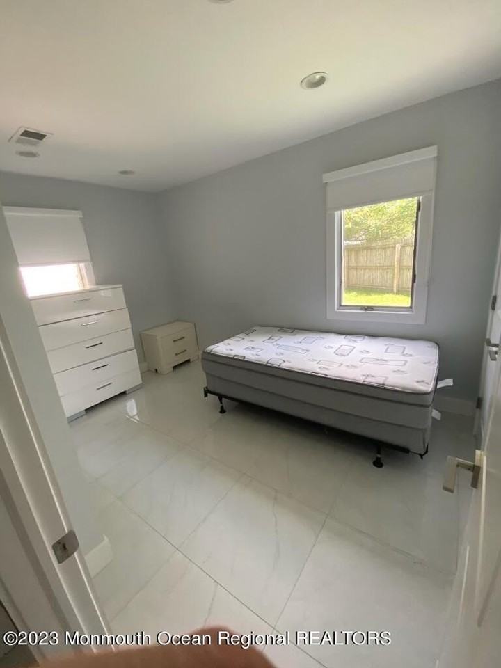 921 Woodgate Avenue - Photo 5 of 11