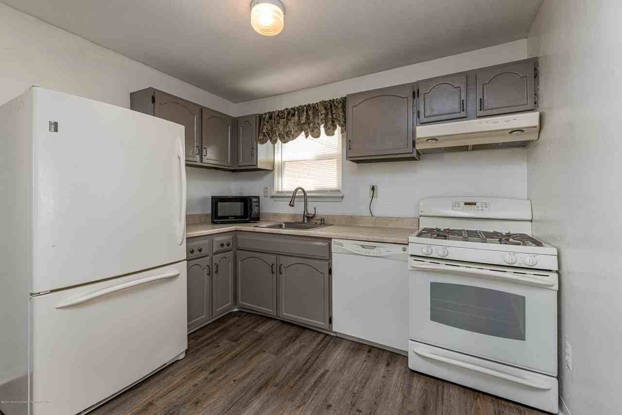 140 Primrose Lane - Photo 4 of 28