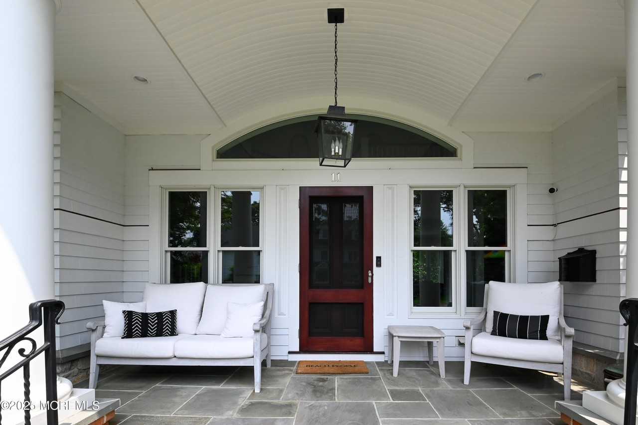 11 Red Oak Dr - Photo 3 of 17