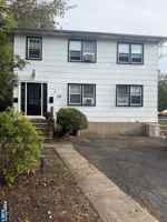 featured image of 15 Howard St