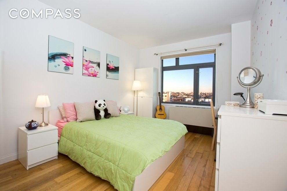 1102 49th Ave #8N - Photo 2 of 12