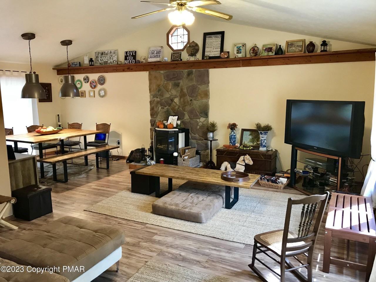 56 Winding Way - Photo 2 of 8